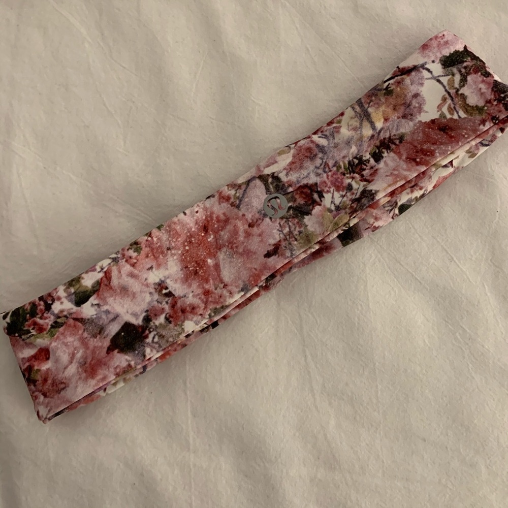 Lululemon Flyaway Headband